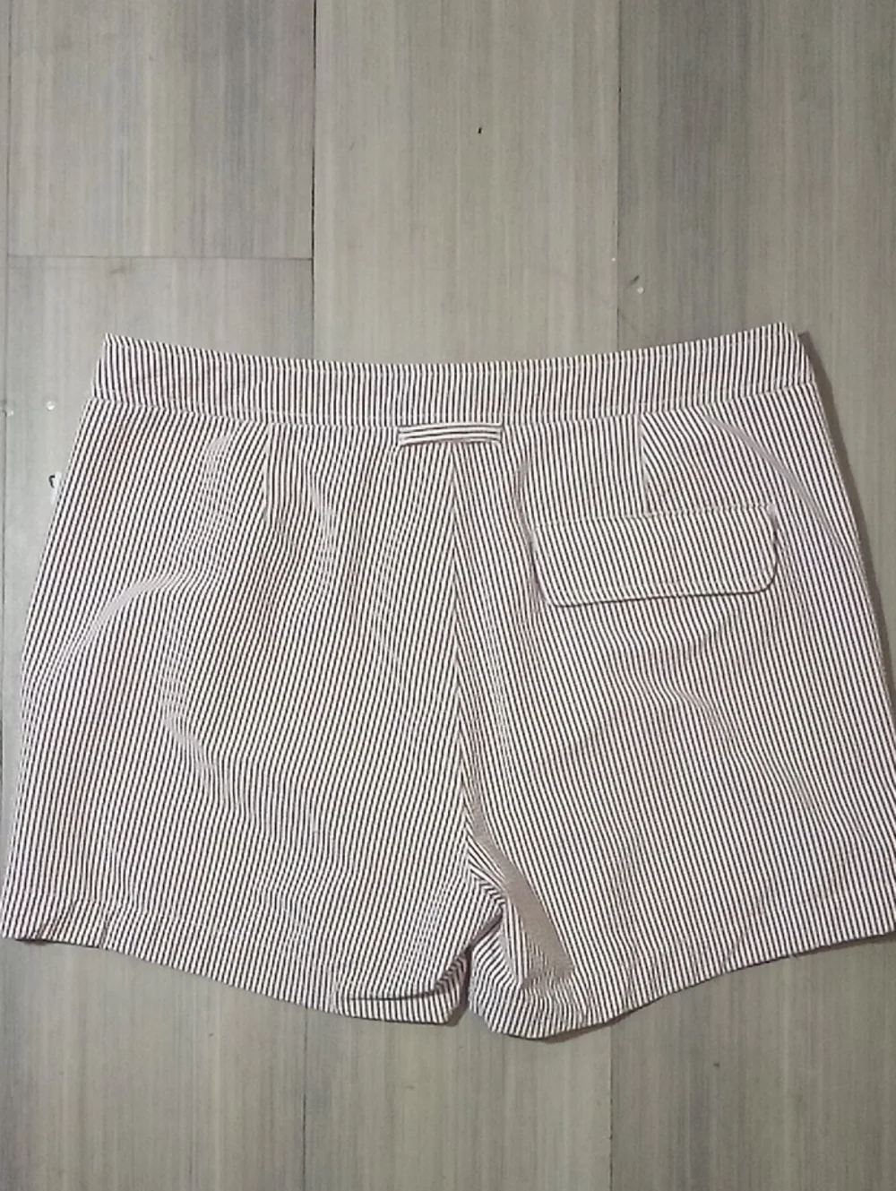 🌁 EUC: ONIA; MENS CALDER, STRIPED STRETCH SEERSUCKER SWIM SHORTS, BRICK/32